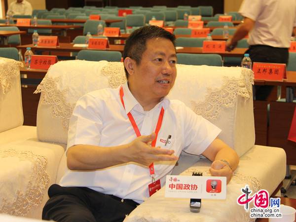 红豆为什么赢？看周氏三代从手工作坊到国际布局